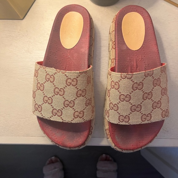 Gucci slides - Picture 1 of 4